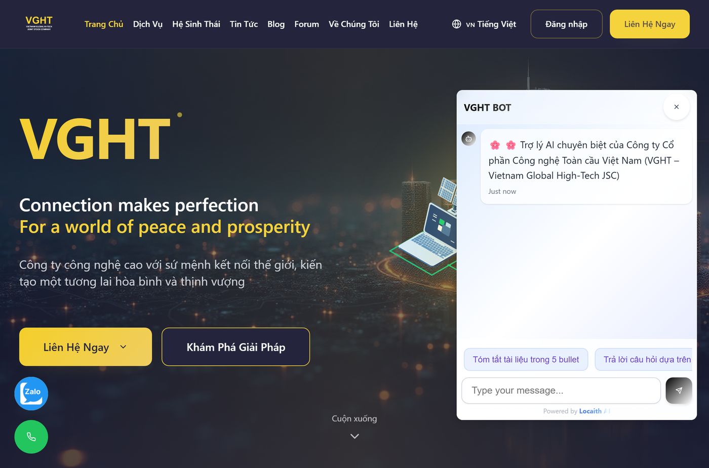 Ảnh chụp màn hình trang chủ vghitech.com của VGHT với khung chat PheChat đang mở ở góc phải dưới. Khung chat có tiêu đề “VGHT BOT” và tin nhắn chào: “Trợ lý AI chuyên biệt của Công ty Cổ phần Công nghệ Toàn cầu Việt Nam (VGHT – Vietnam Global High-Tech JSC)”. Bên dưới là các gợi ý bấm nhanh “Tóm tắt tài liệu trong 5 bullet” và “Trả lời câu hỏi dựa trên…”, ô nhập “Type your message...” cùng nút gửi, và dòng chân khung ghi “Powered by Locaith AI”. Phía sau là trang chủ VGHT với dòng chữ “Connection makes perfection – For a world of peace and prosperity”.
